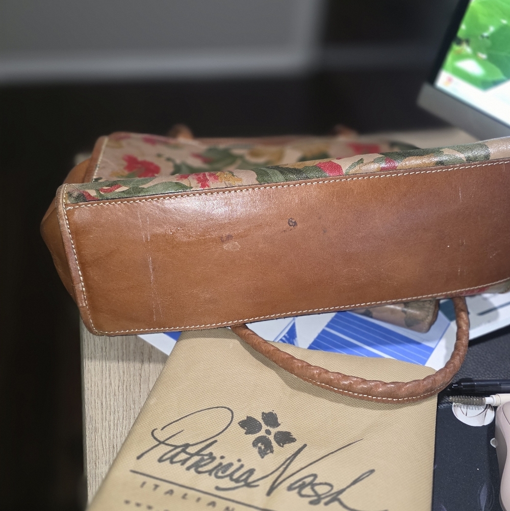 Patricia Nash Set  Shoulder Bag and matching wallet - Picture 3 of 6